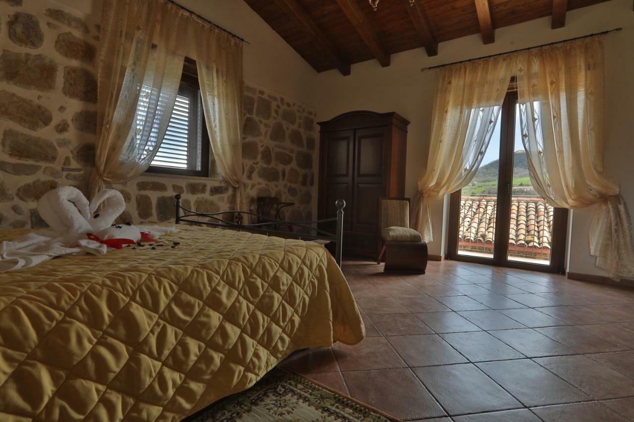 Agriturismo La Stragola Nicosia Bagian luar foto