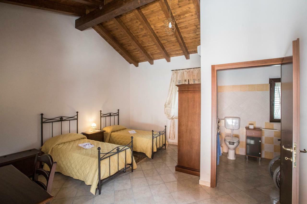 Agriturismo La Stragola Nicosia Bagian luar foto